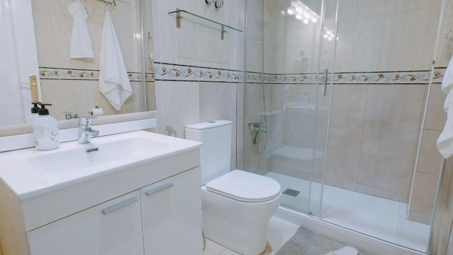 Karlabcnhome L'Hospitalet de Llobregat Apartment